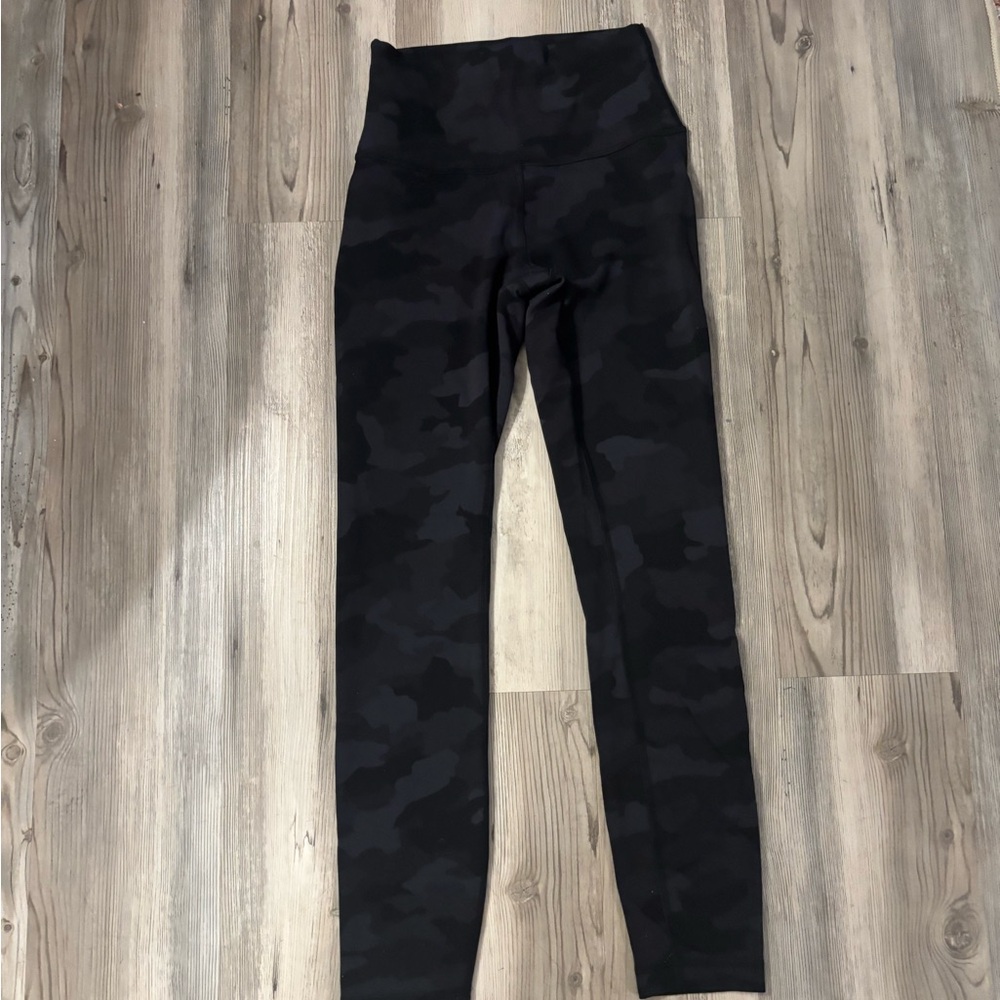 Lululemon size 2 army pants.